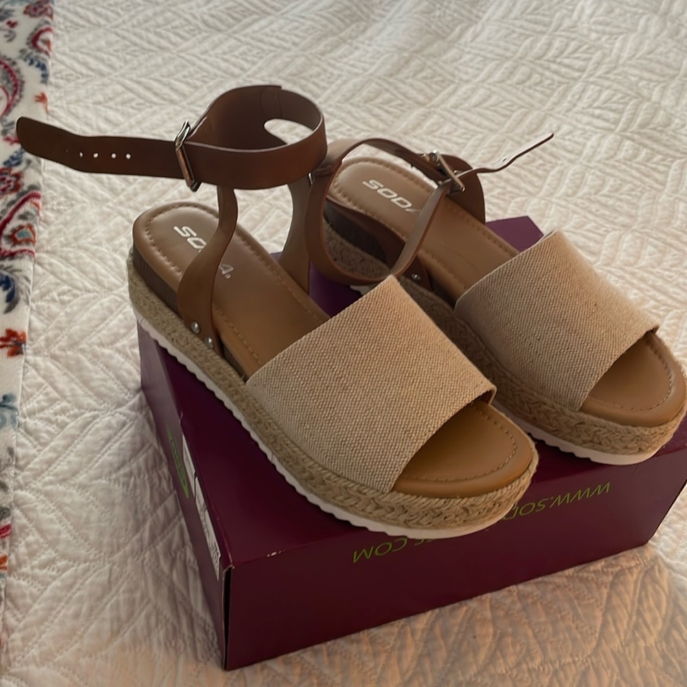Soda sandles